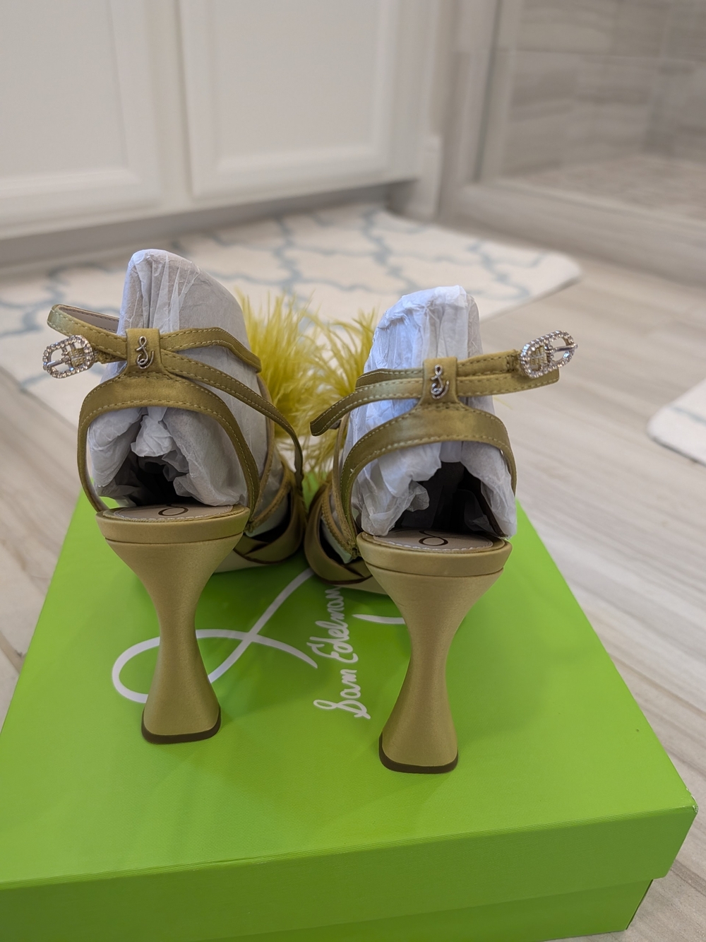 Sam Edelman Layton Pear Satin Feather-Trim Strappy High Heel Sandals. 8.5 NWT - Picture 5 of 6
